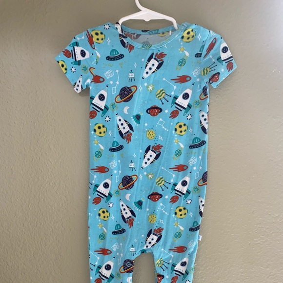 🚀Posh Peanut Romper🚀 - Picture 2 of 4